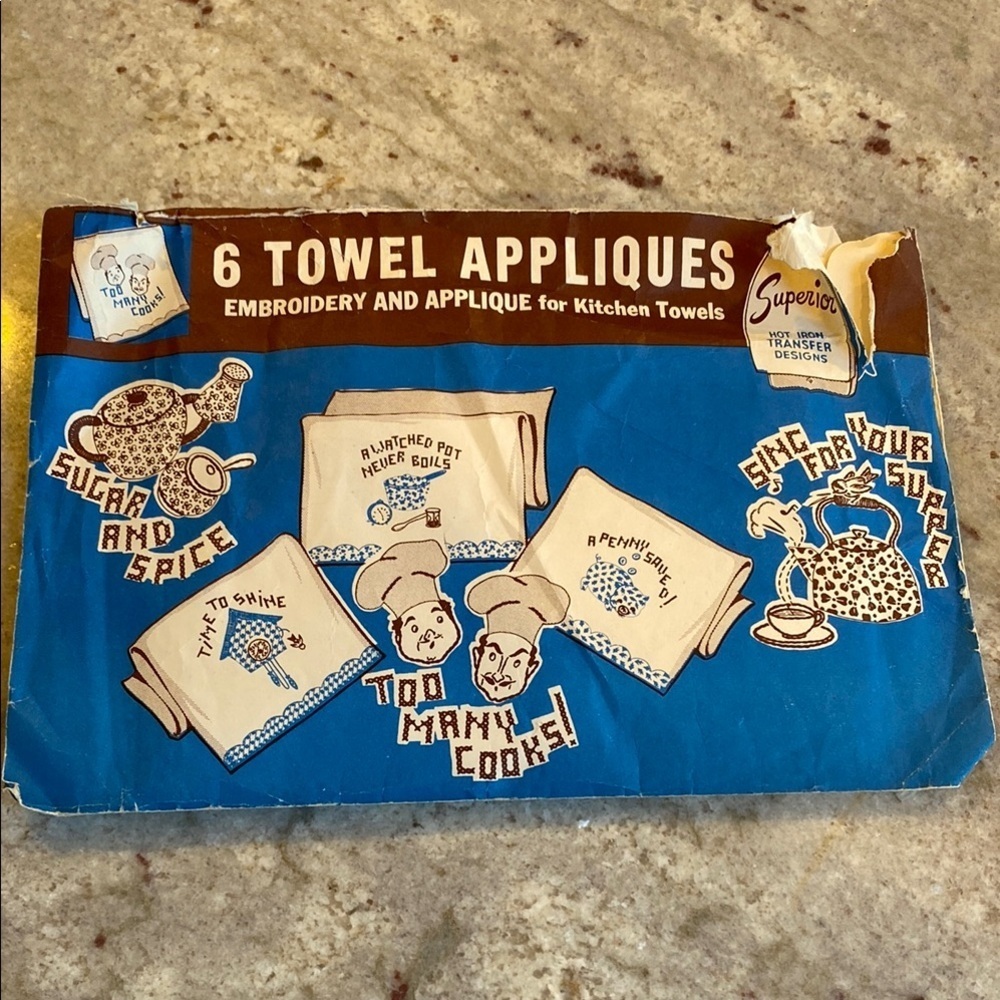 New never used Vintage Towel Appliques Set